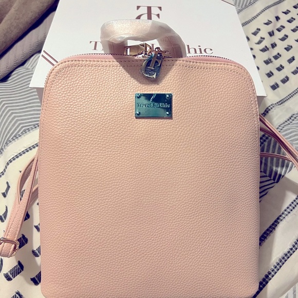 Travel in Chic Convertible Purse - Picture 6 of 8